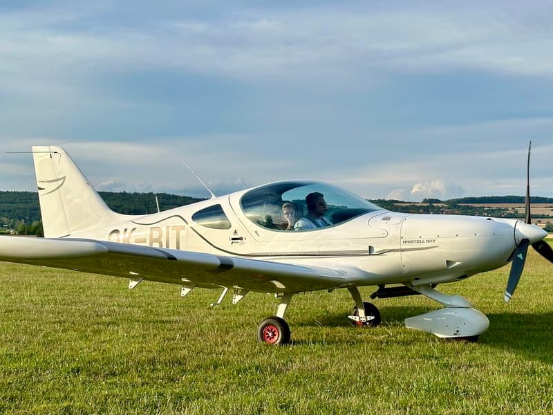 Pilotem sportovního letadla