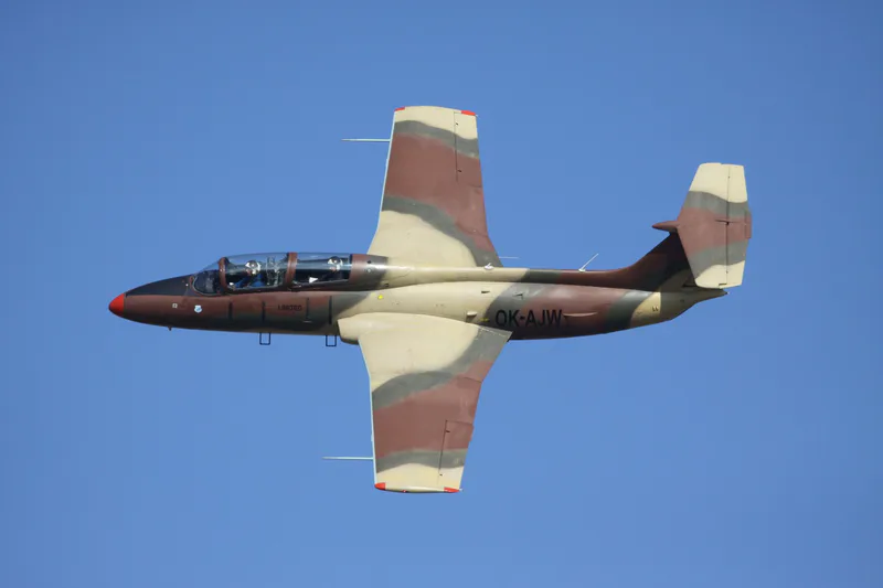 Let stíhačkou L-29 Delfín